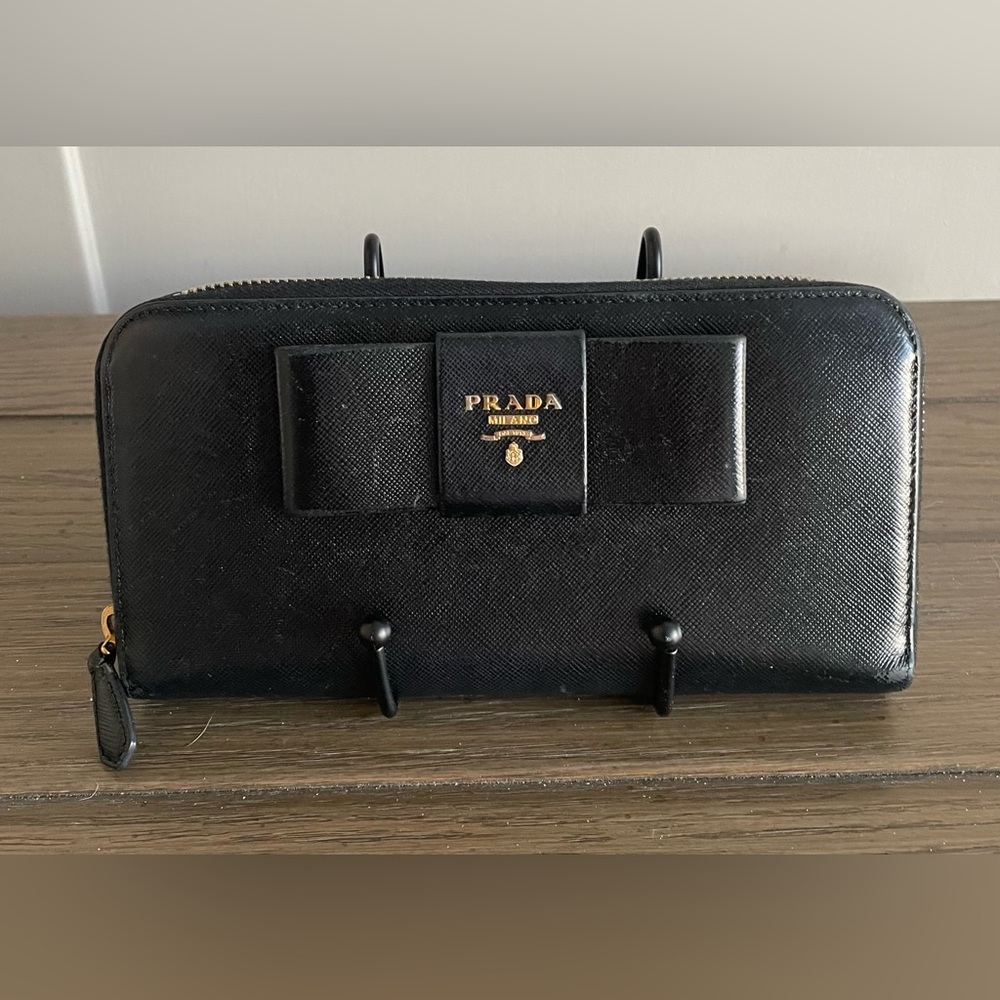 EUC, Prada, Black Saffiano Leather, Bow Zip Around, Long Wallet